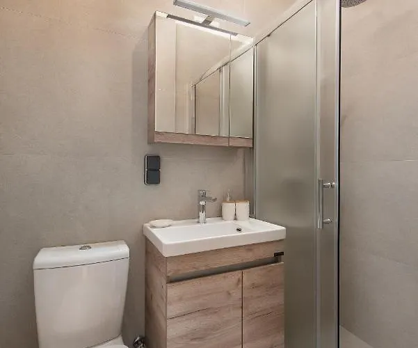 Fani's * Rhodes City